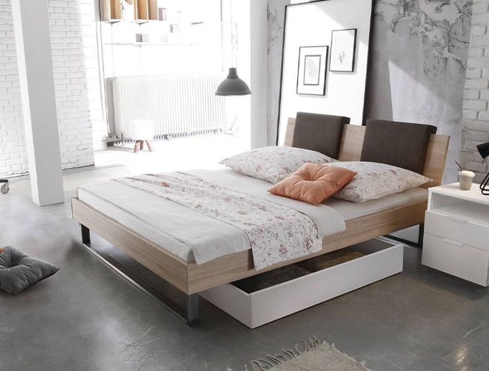 Hasena Movie Top Line Star 16 Bettrahmen, Indus Kufe, Orva Kopfteil, Varo Kissen Hasena Movie Top Line Star 16 Bettrahmen, Indus Kufe, Orva Kopfteil, Varo Kissen