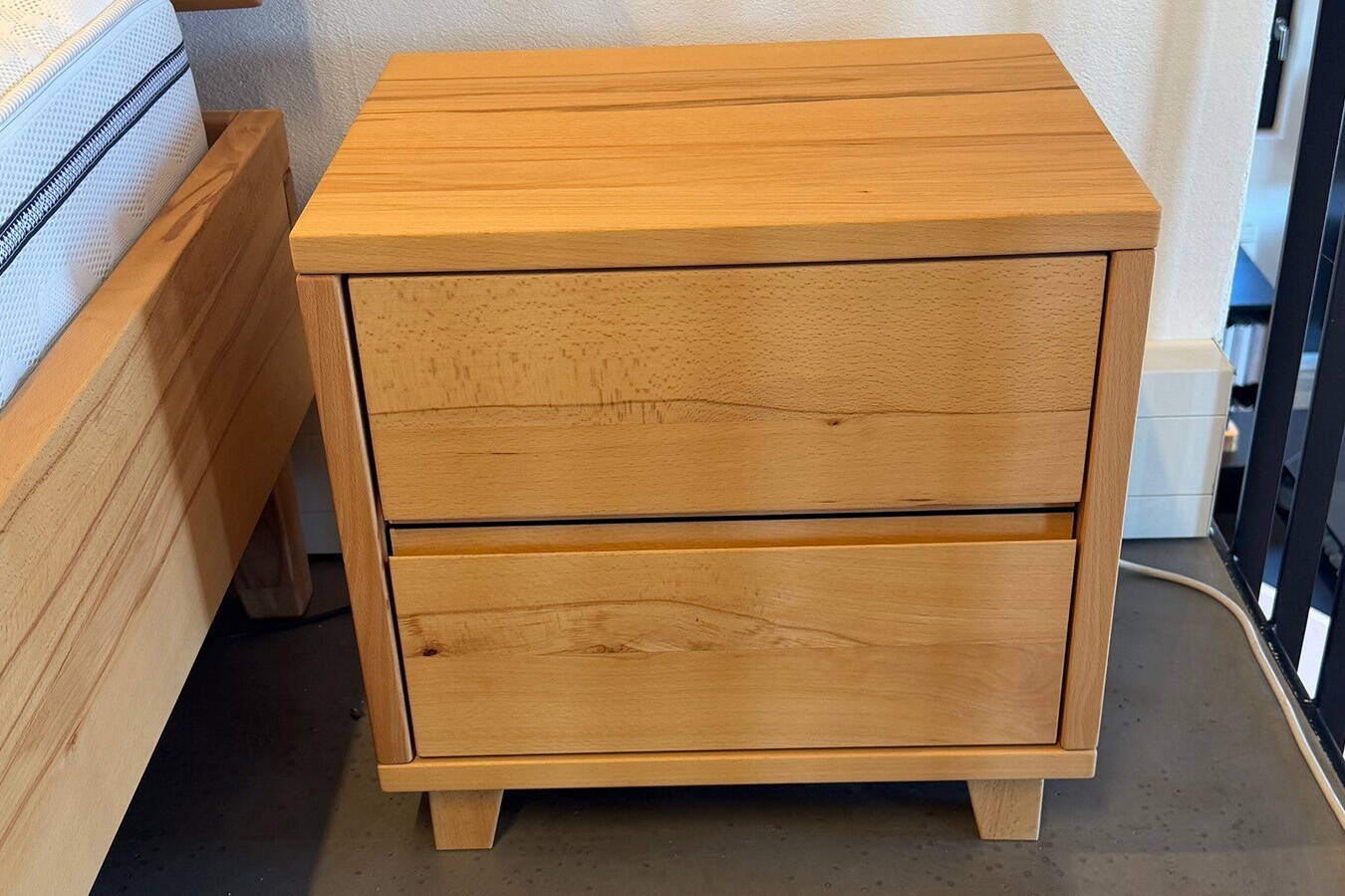 Hasena Nachttisch Vera ab Rüschlikon Hasena Nachttisch Vera ab Rüschlikon